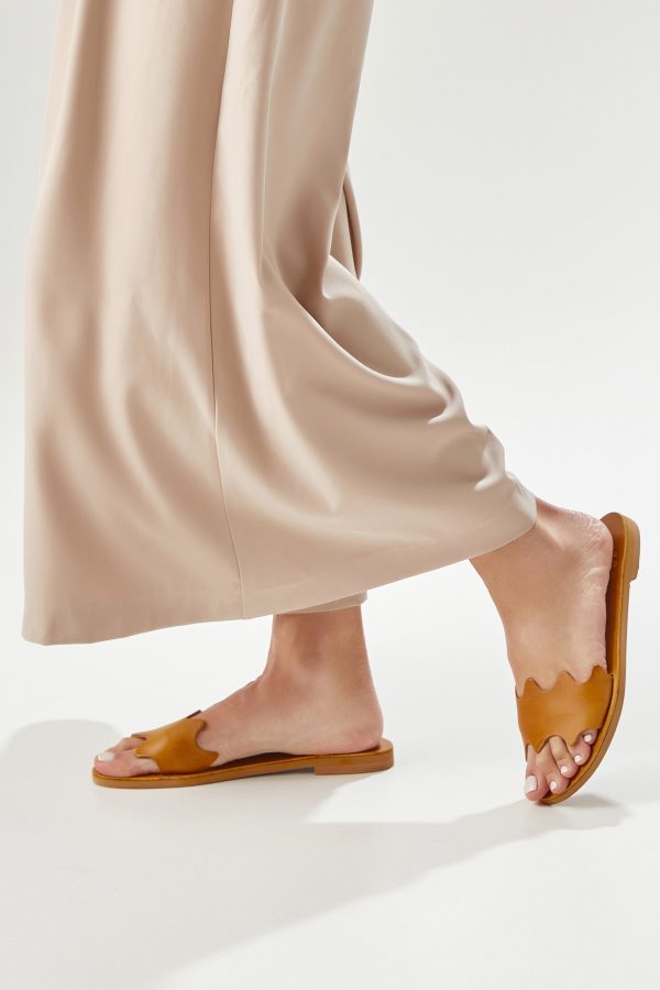 Leather Sandals in Camel