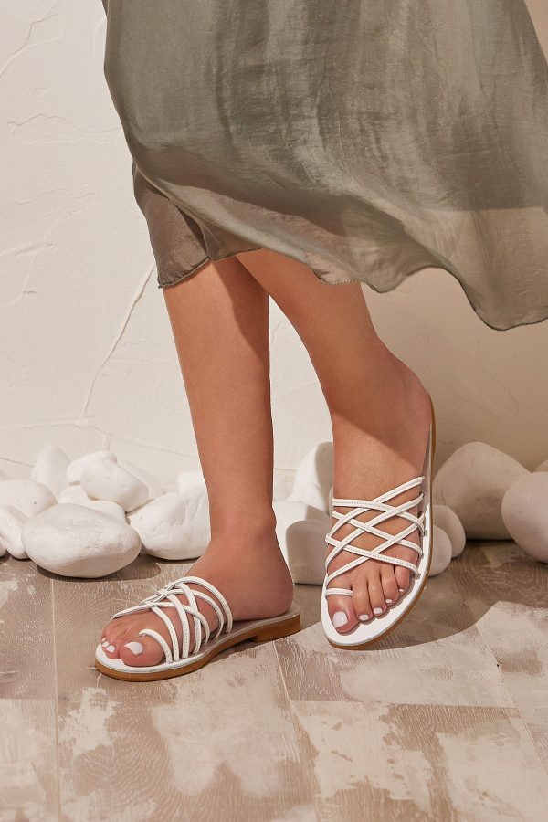 flat strappy sandals