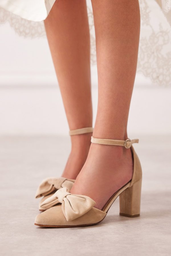 shoes with bows on front