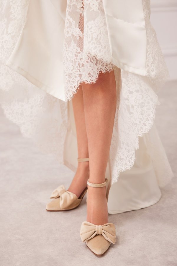 wedding shoes with bow and block heel