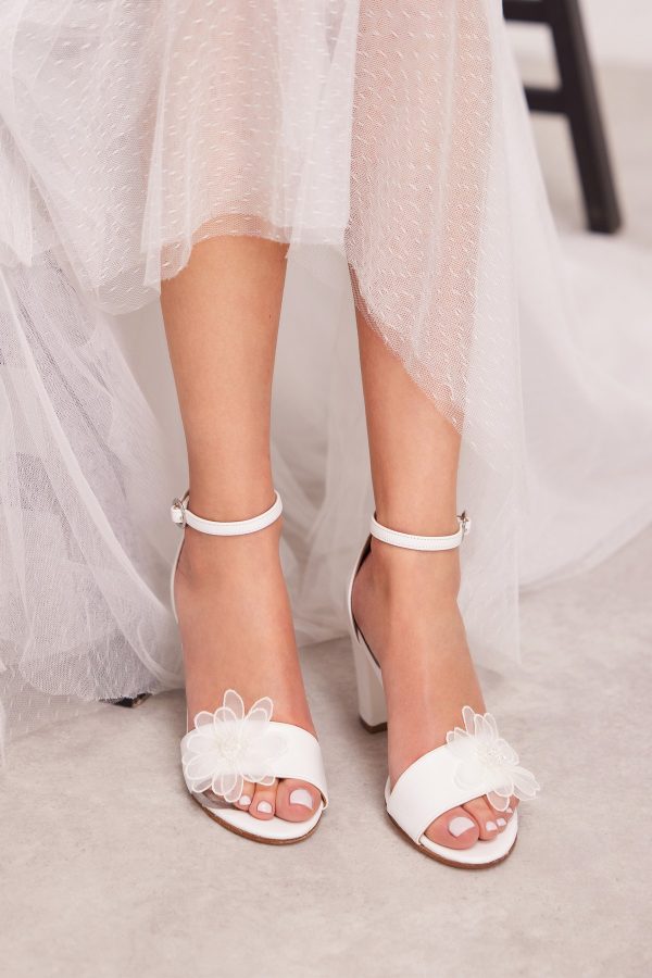 παπούτσια γάμου με διακόσμηση