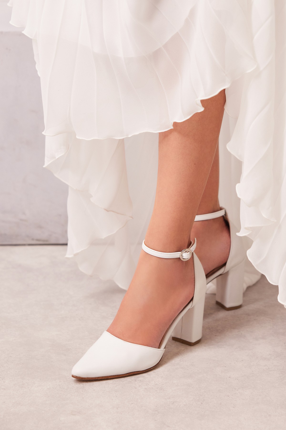 closed toe bridal shoes
