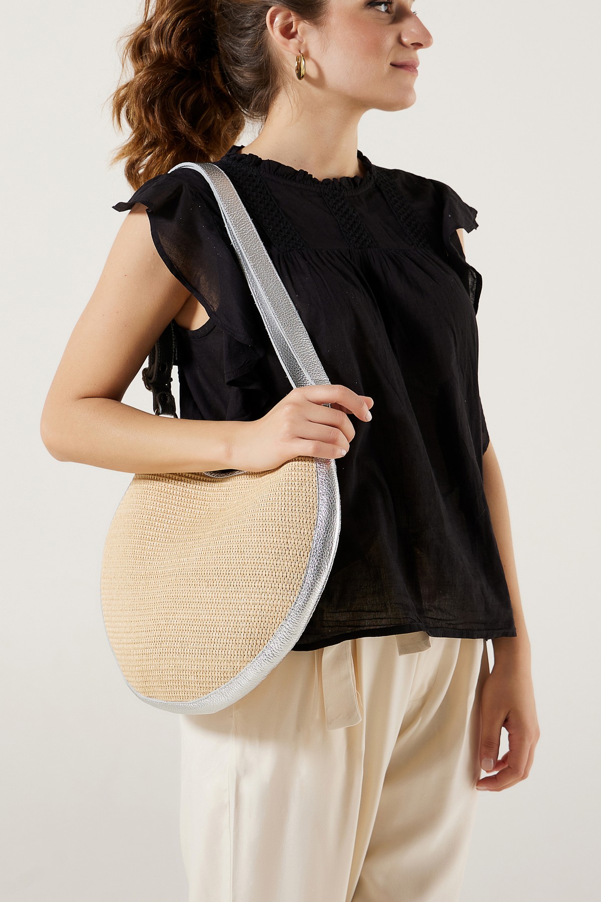 Summer straw shoulder bag