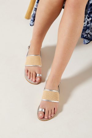 Leather flat sandals toe loop