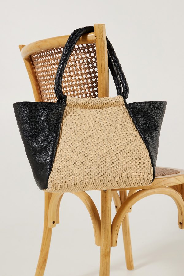 Straw tote bag with leather handles