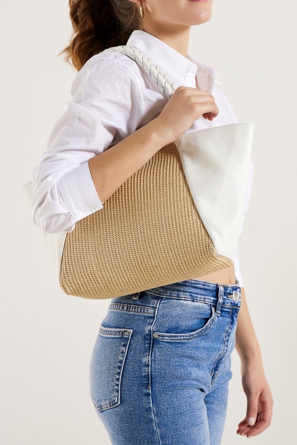 Straw shoulder bag